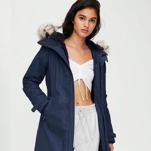 Aritzia Parka size M 700 fill down power